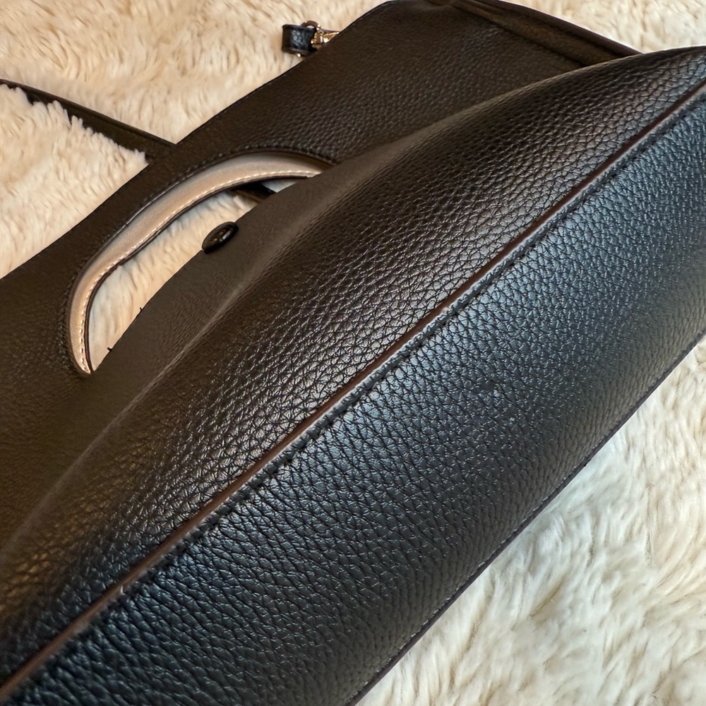 sondra roberts Elegant Black Leather Handbag - Picture 6 of 9